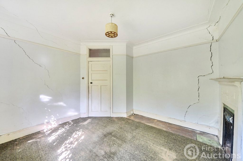 Property photo 3 of 18 3