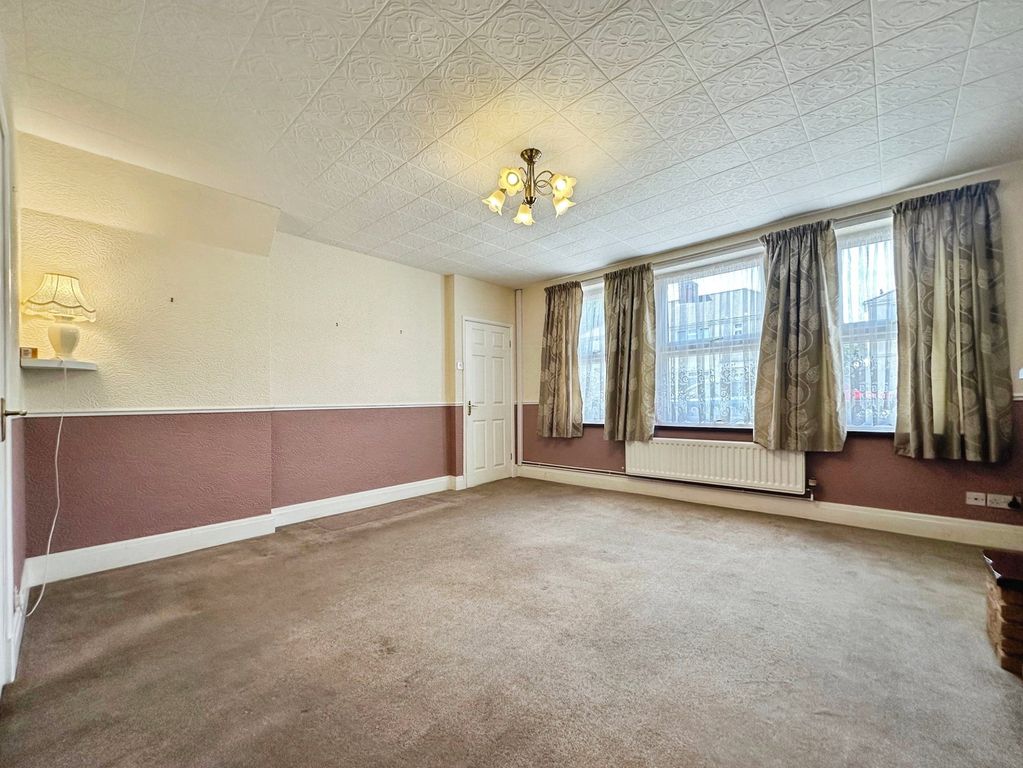 Property photo 2 of 28