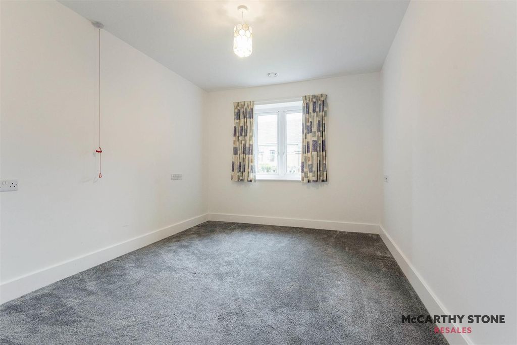 Additional image 11 of 1 bed flat for salePark House, Old Park Road, Hitchin SG5
