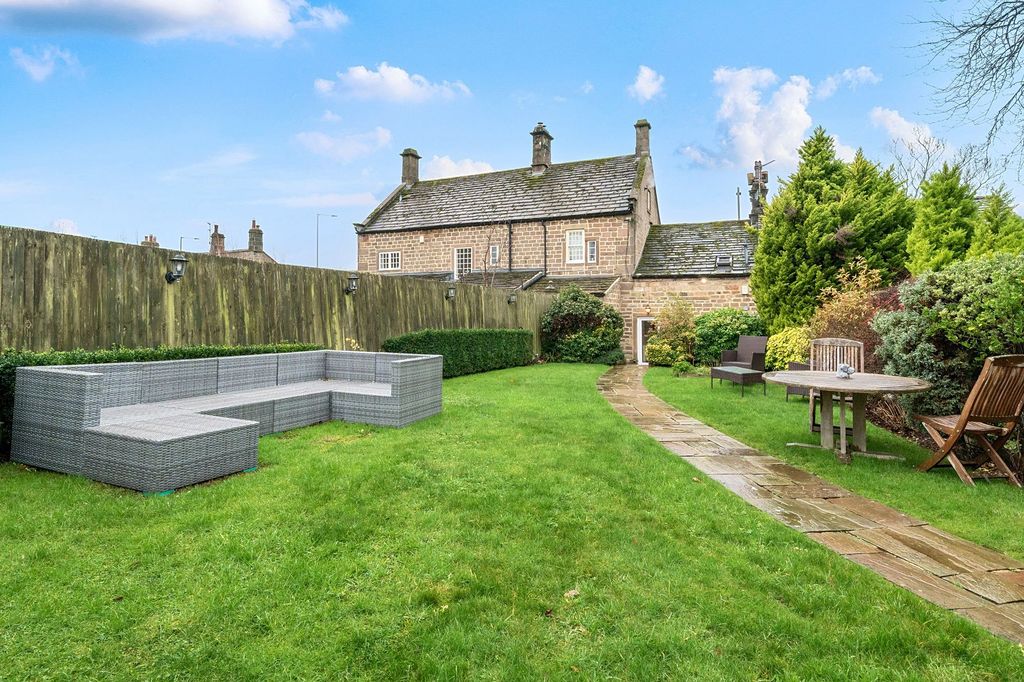 Property photo 3 of 25