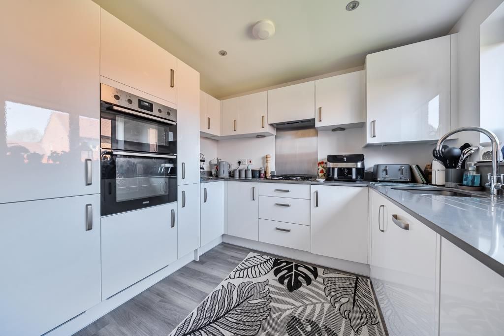 Property photo 3 of 23 Kitchen