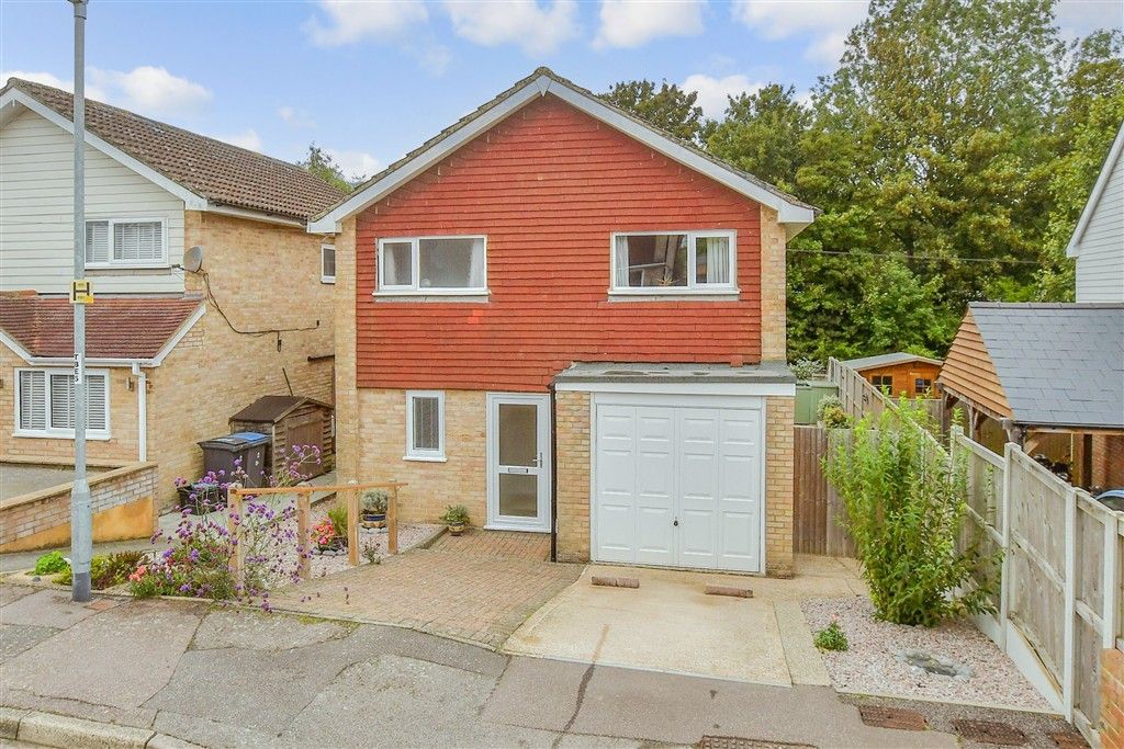 Property photo 1 of 15 External Front Web..