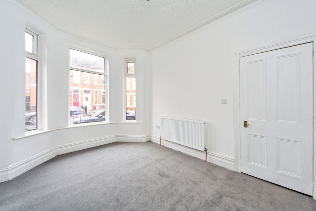 Property photo 3 of 14 Pbox-Img.Jpg