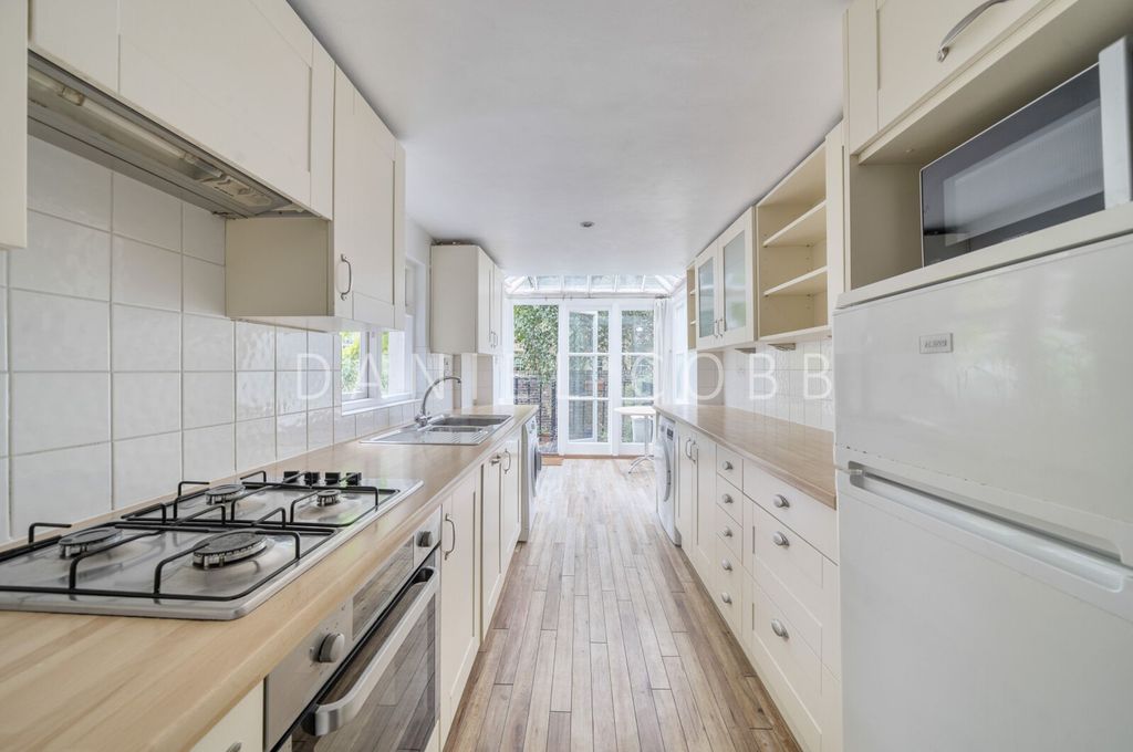 Property photo 3 of 19
