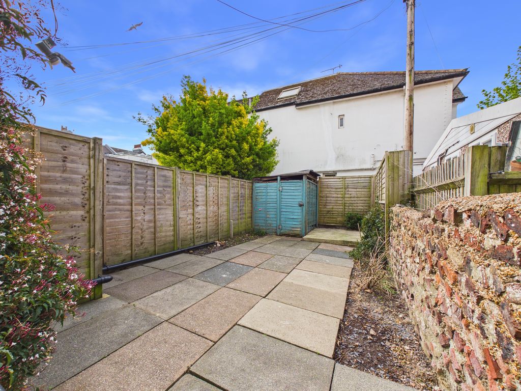 Property photo 1 of 8 Courtyard