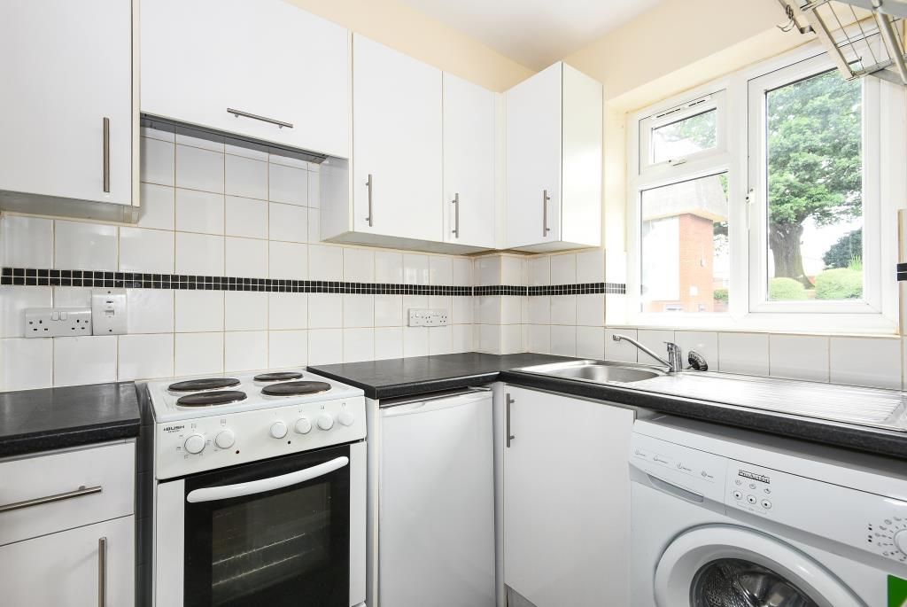 Property photo 2 of 10 Kitchen