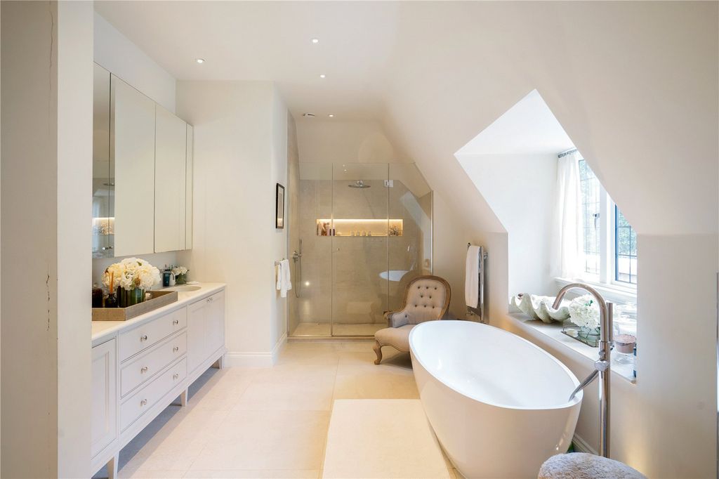 Additional image 18 of 6 bed detached house for saleDurford Wood, Petersfield, Hampshire GU31