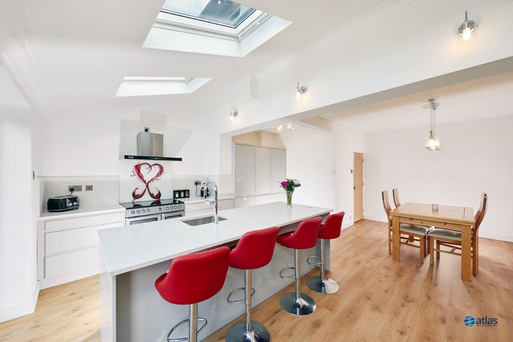 Property photo 1 of 19 Kitchen