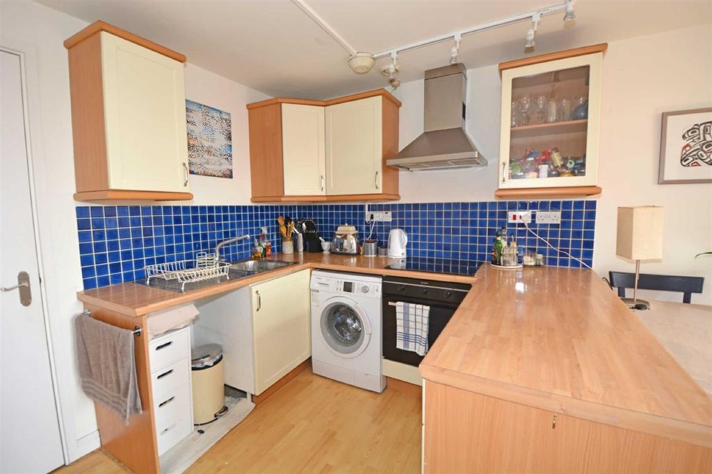 Property photo 3 of 8