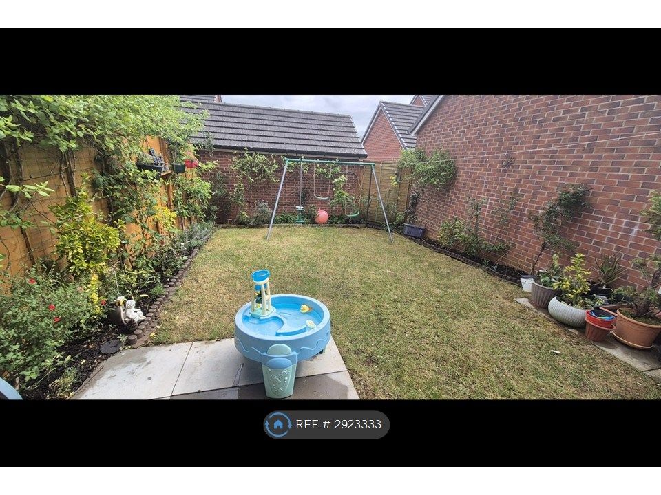 Property photo 2 of 11