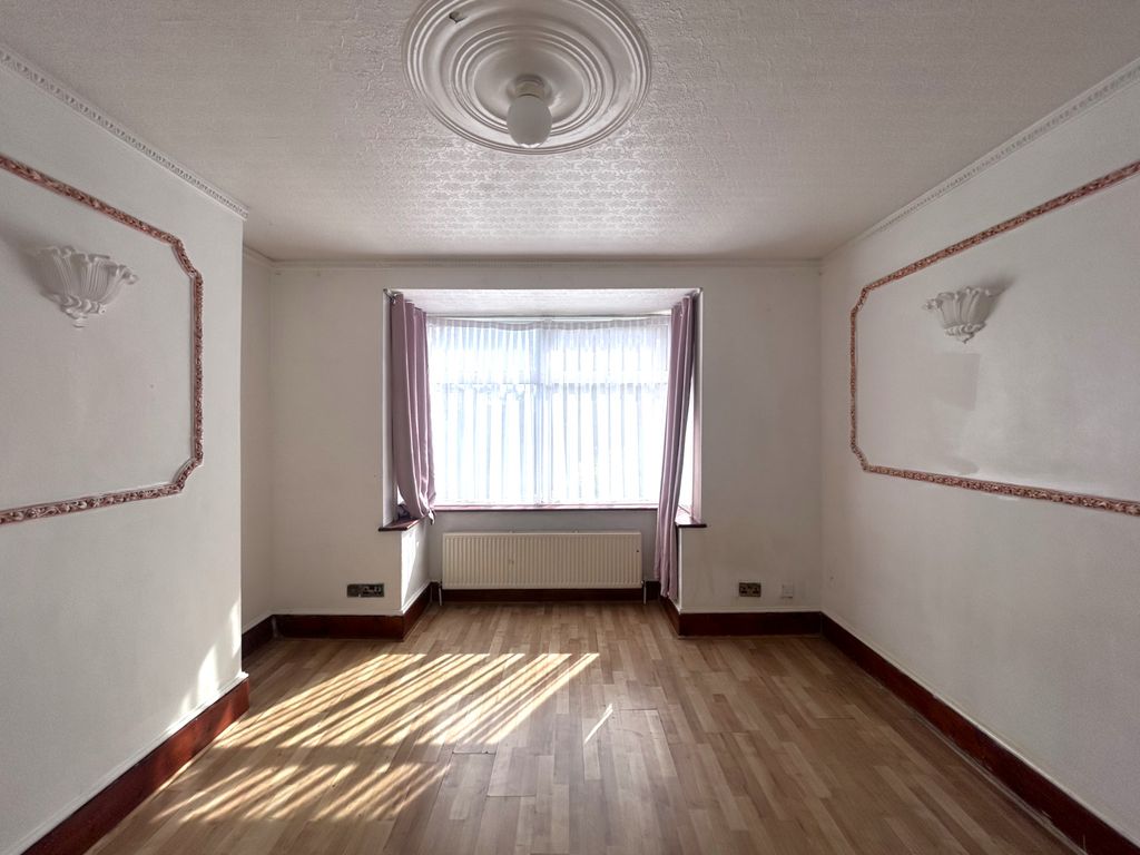Property photo 2 of 16 Image000011
