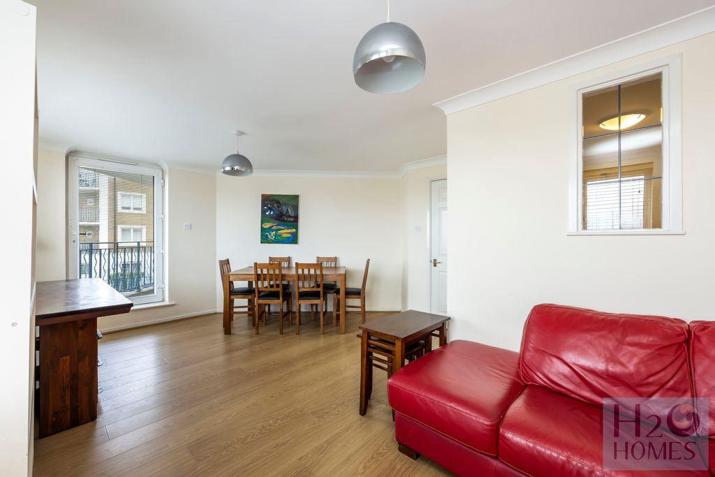 Property photo 3 of 14 The Strand, Merton Court, Flat 46-004