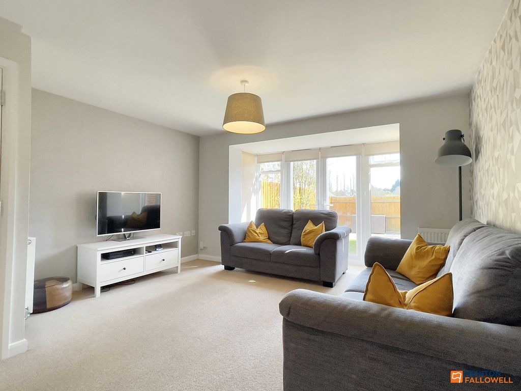 Property photo 2 of 34