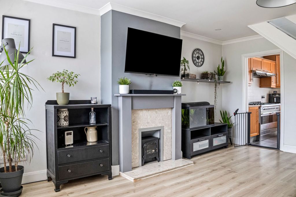 Property photo 3 of 16