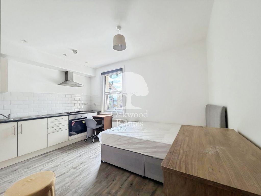 Property photo 1 of 3