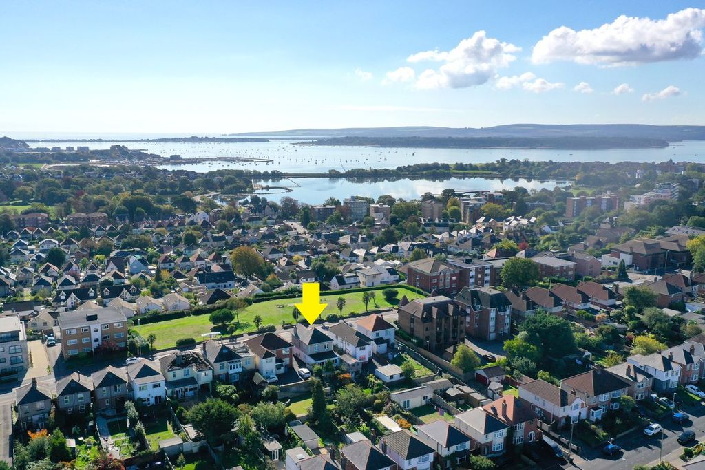 Property photo 1 of 36