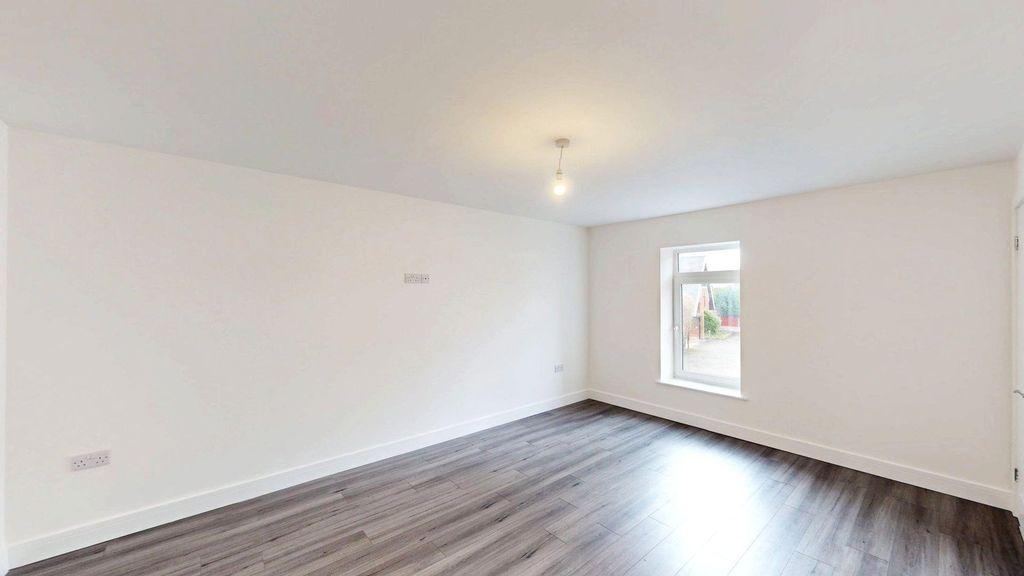Property photo 1 of 6 Lounge 1