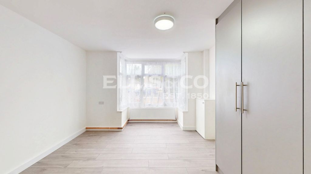 Property photo 3 of 15 Picture No. 27