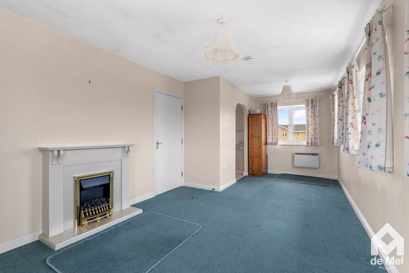 Property photo 3 of 9 Photo 4