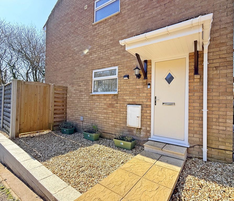 Property photo 3 of 21 Front Aspect