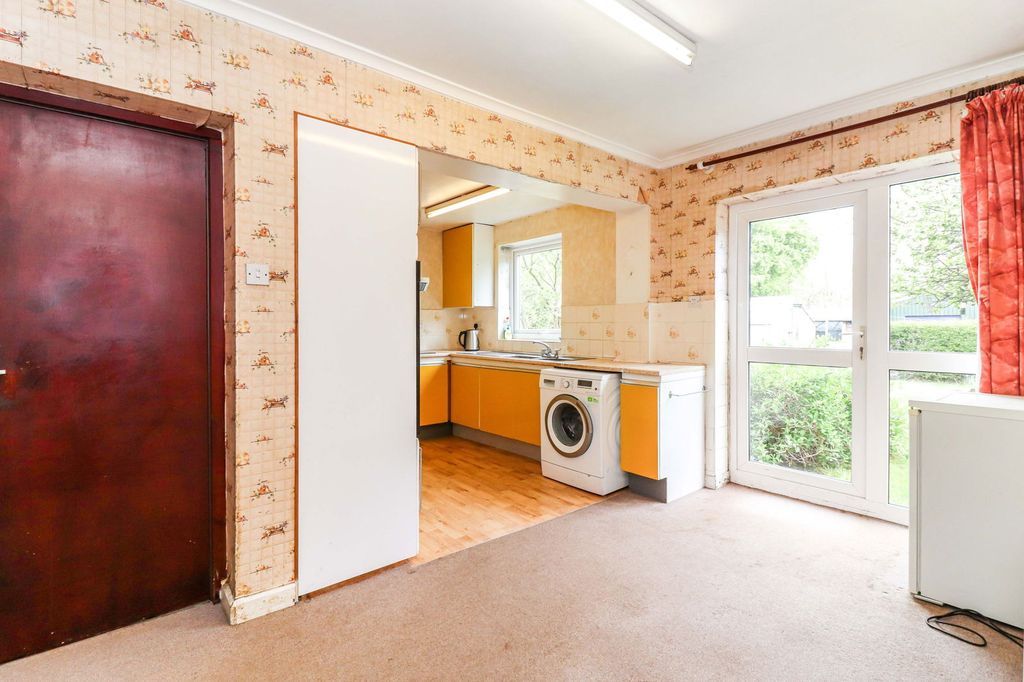 Property photo 2 of 21