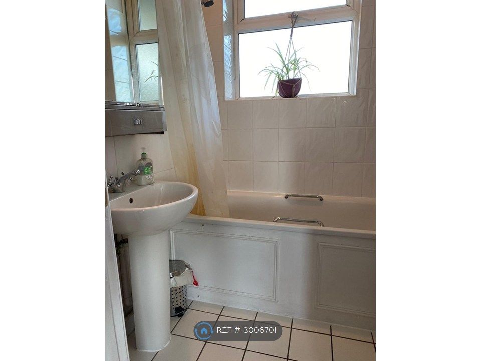 Property photo 3 of 5 Bathroom
