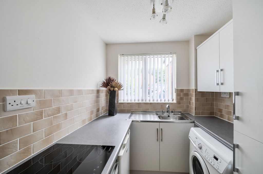 Property photo 3 of 12 146355066A0Adc5d36642