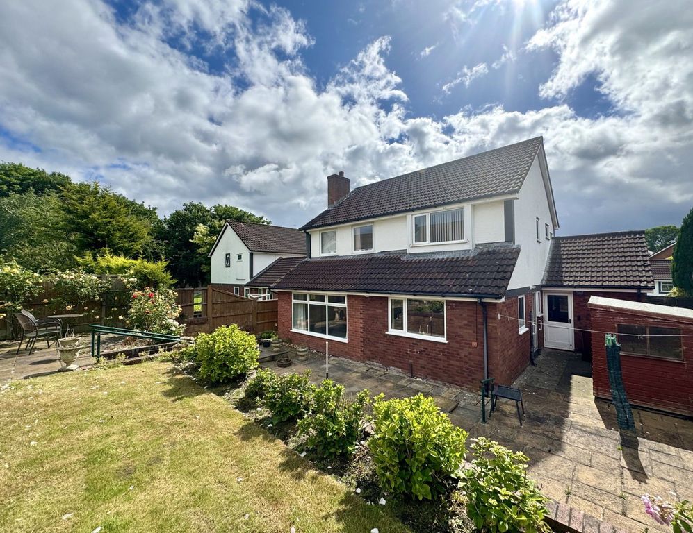 Property photo 2 of 18