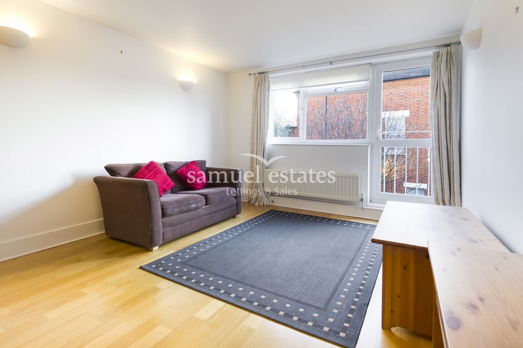 Property photo 3 of 7 Living Room