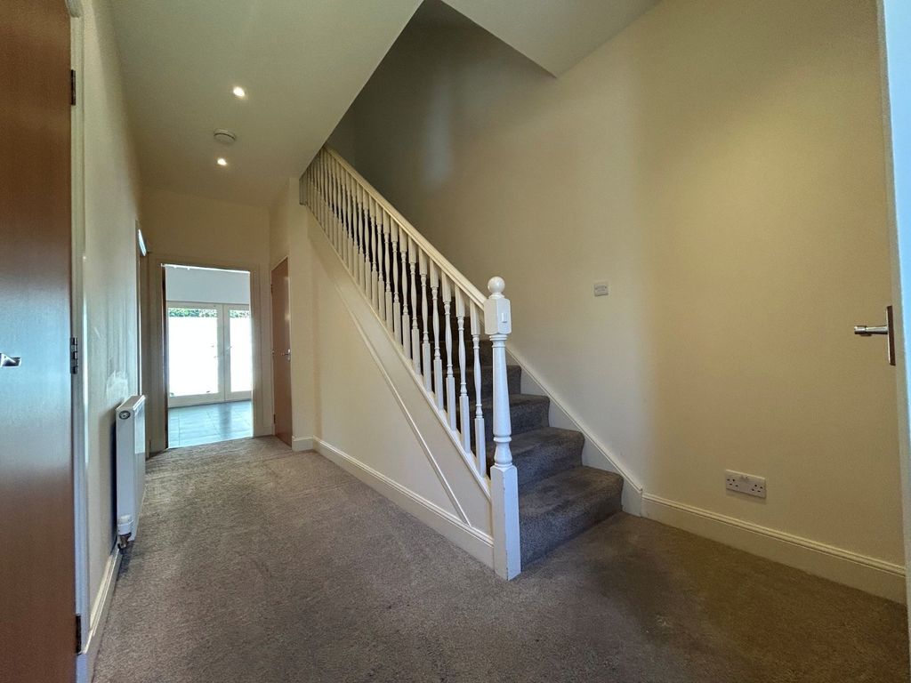 Property photo 3 of 21 Picture No. 32