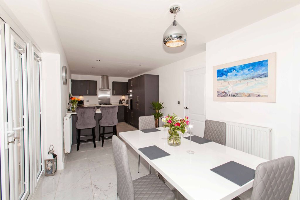 Property photo 3 of 37