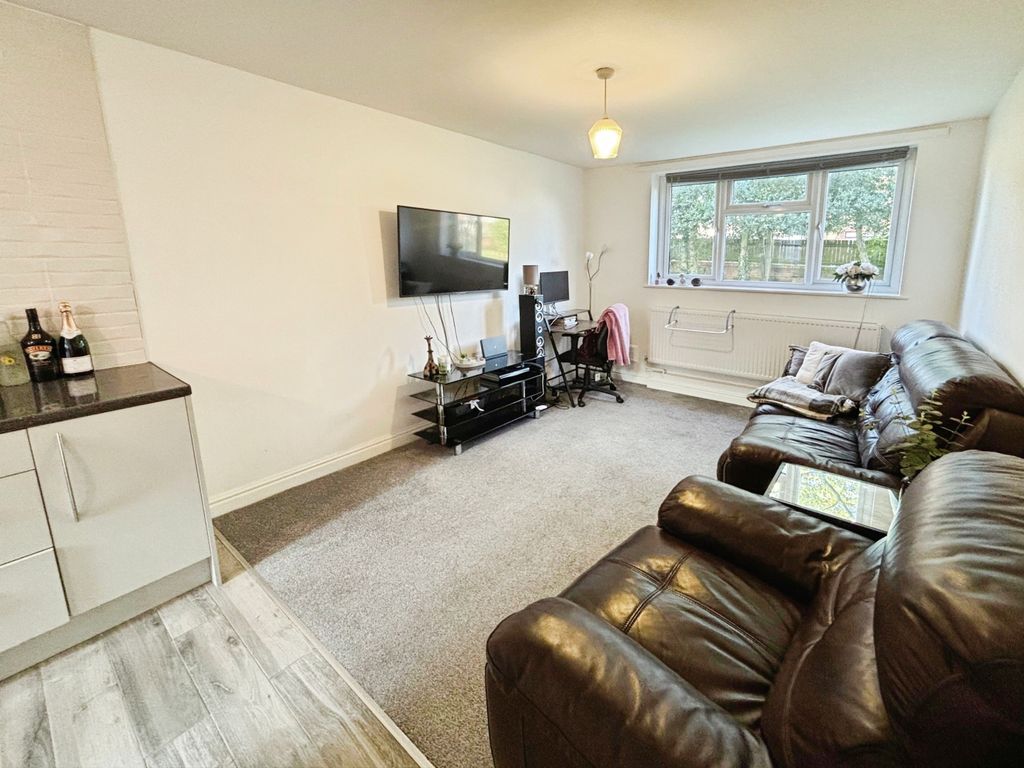 Property photo 3 of 16 Living Room