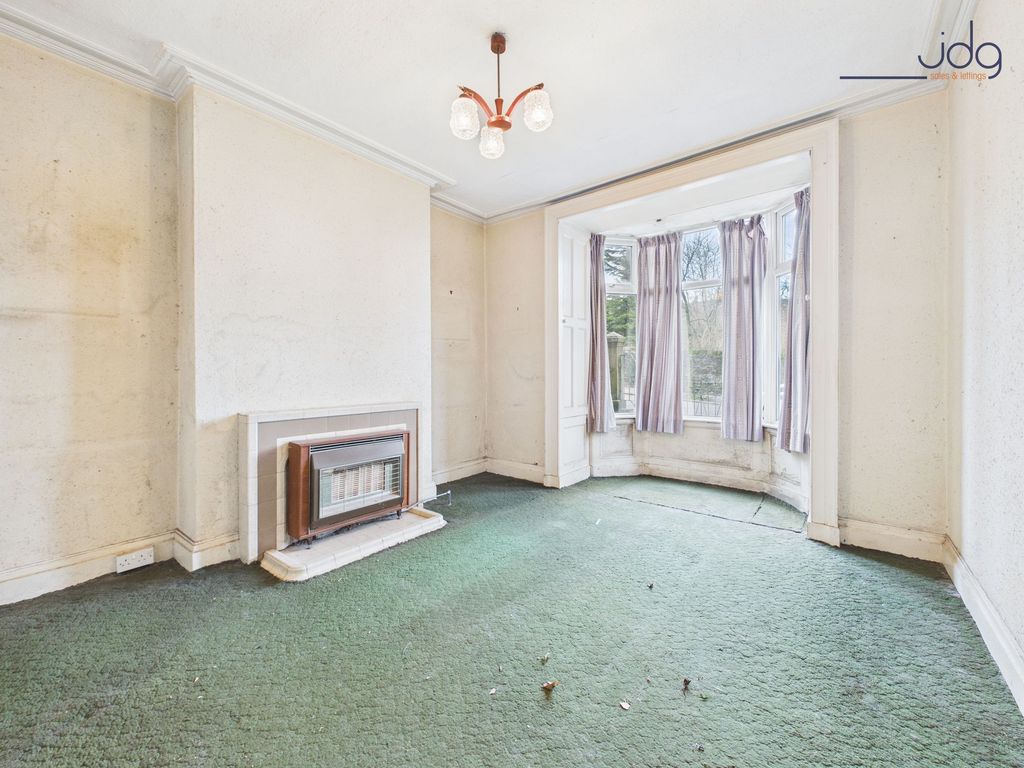 Property photo 2 of 11 Living Room