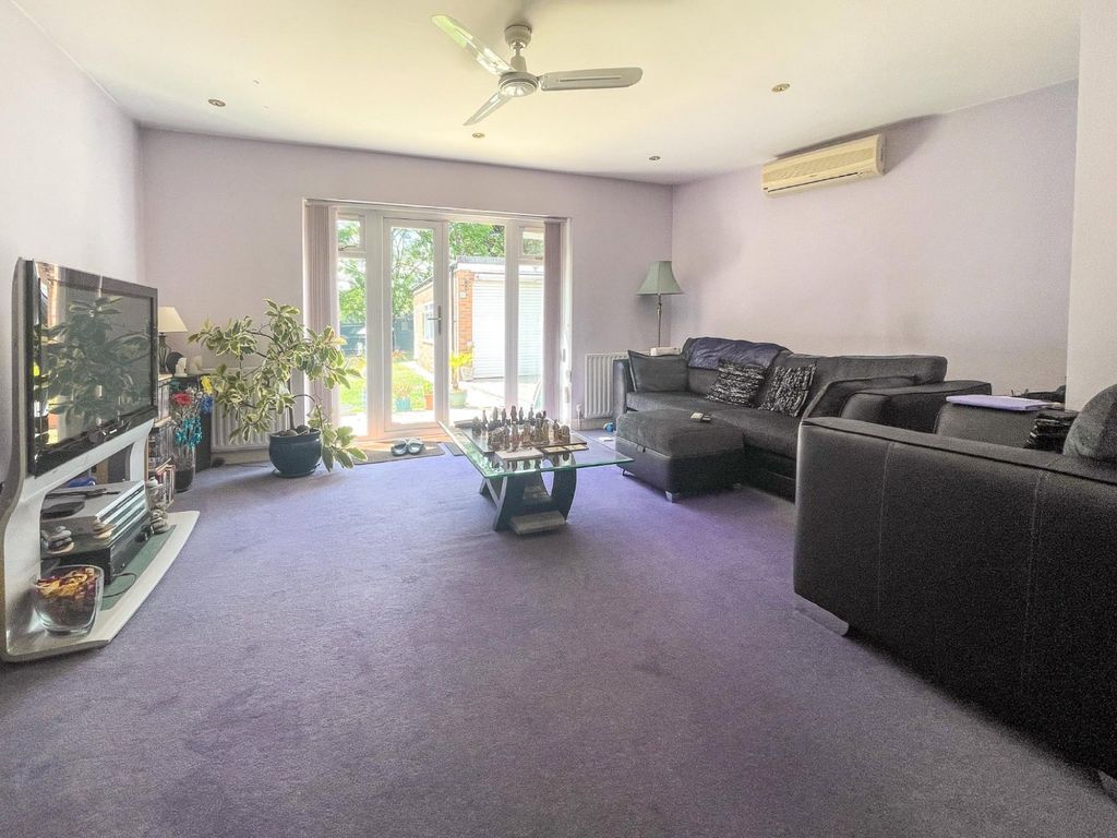 Property photo 2 of 9 4123193