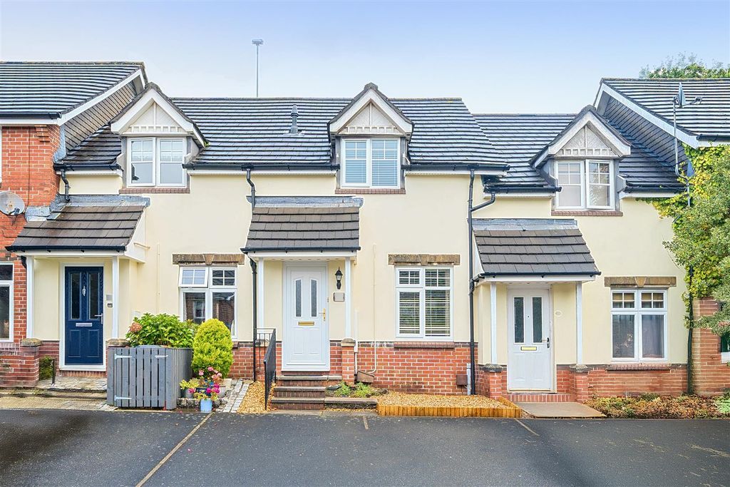 Property photo 1 of 18 Bedford Driveway Bl.Jpg