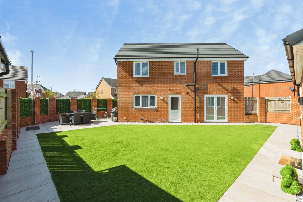 Property photo 3 of 18