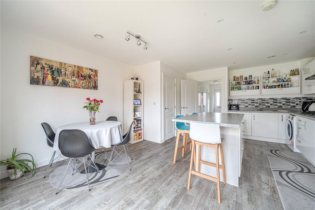 Property photo 2 of 15 Picture No. 35