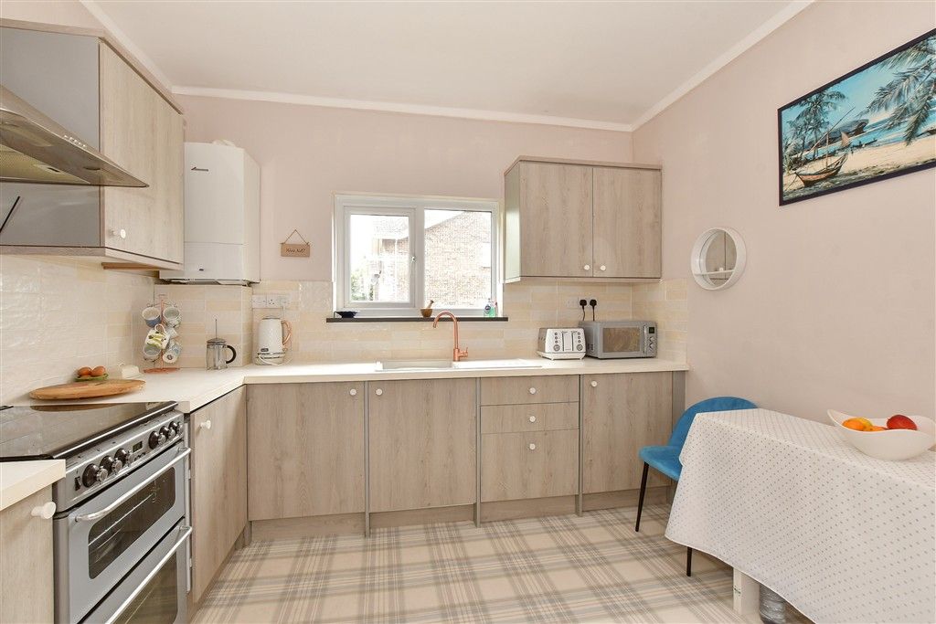 Property photo 2 of 11 Kitchen/ Dining Room