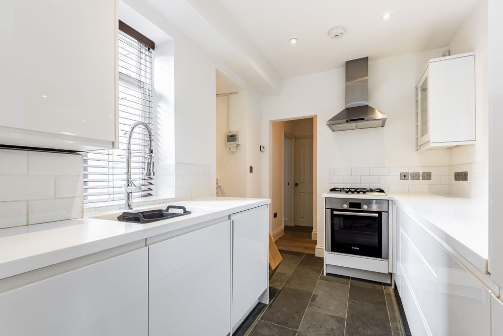 Property photo 3 of 8 635498 (5)