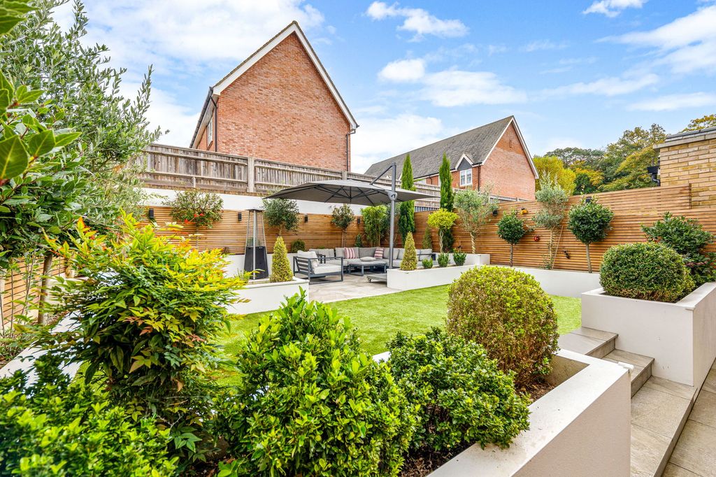 Property photo 3 of 23