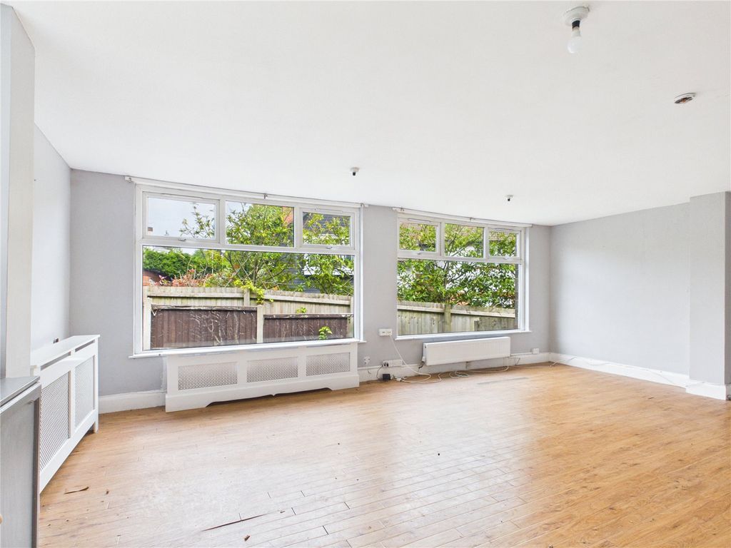 Property photo 3 of 14 Picture No. 02