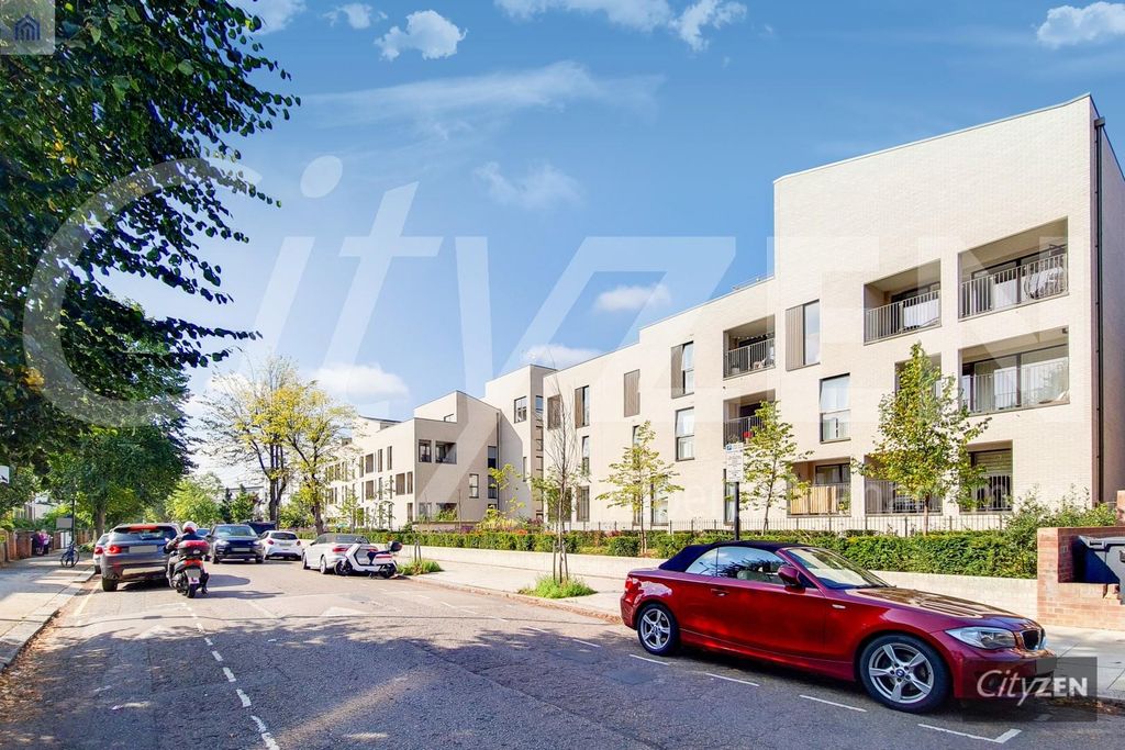 Property photo 2 of 13 The Avenue