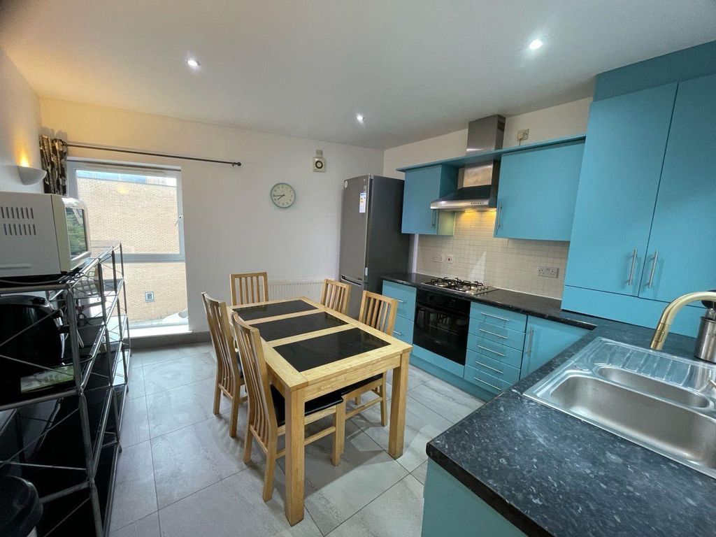 Property photo 2 of 29