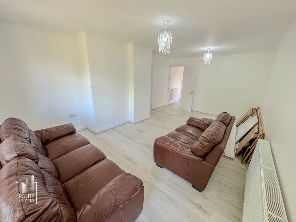 Property photo 3 of 10 Photo 10