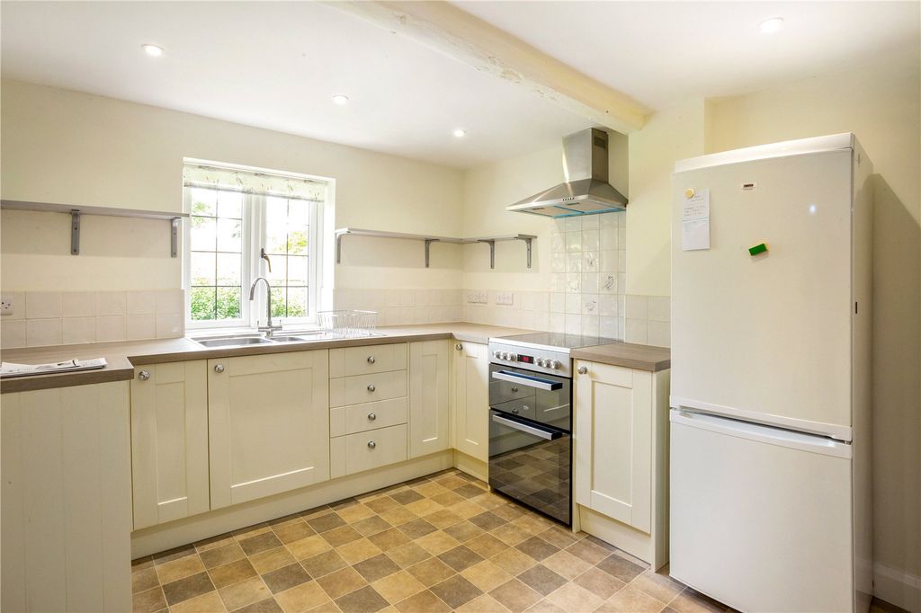 Property photo 2 of 12 Kitchen