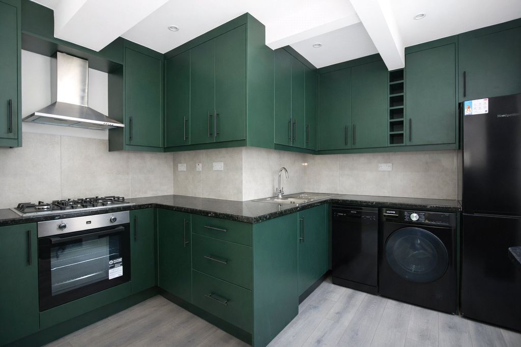 Property photo 3 of 21 Picture No. 04