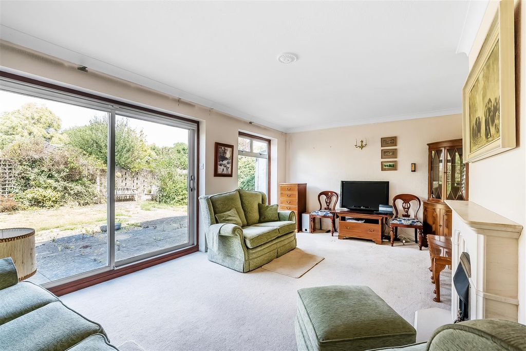 Property photo 2 of 24 8-Boulthurst-Way-11.Jpg
