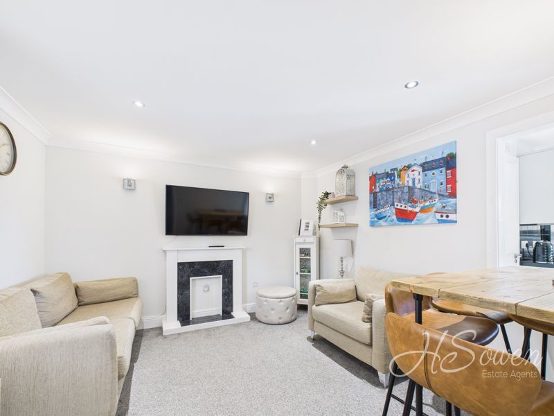 Property photo 2 of 14 Photo 1