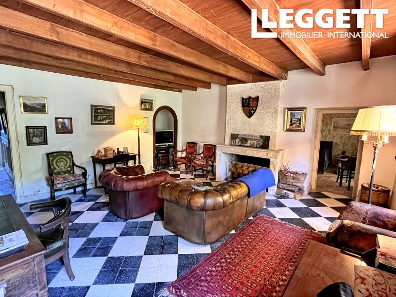 Property photo 3 of 10