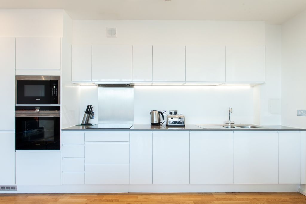 Property photo 2 of 11 Kitchen
